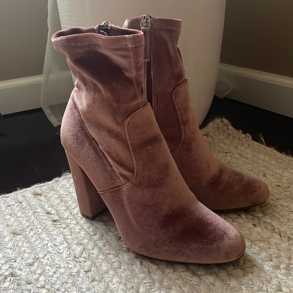 Steve Madden Velvet Blush Heels